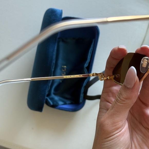 Gucci Women's Gold and Black Sunglasses - Picture 6 of 8